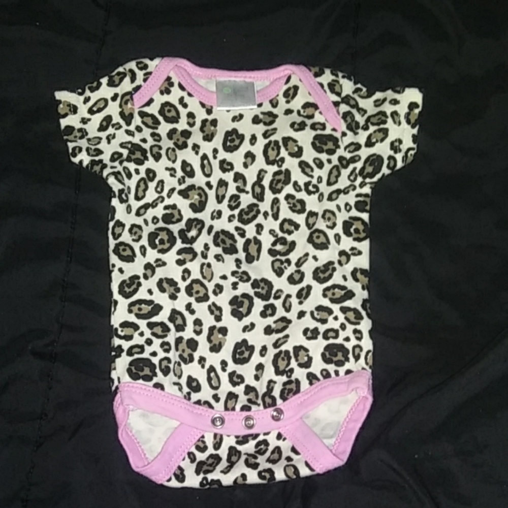 Baby girl 0/3 Month onesie